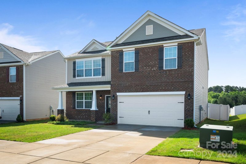 Property image 3 at 1126 Rock Haven Drive, Charlotte, NC 28216
