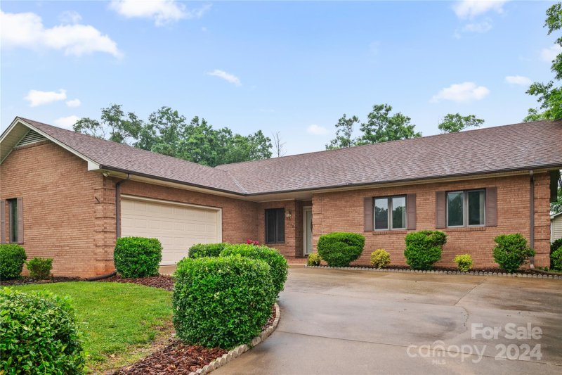 Property image 2 at 130 Kilmer Lane, Mooresville, NC 28115