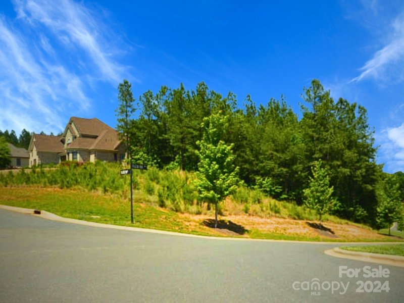Property image 2 of 2000 Gladelynn Court in Reflection Pointe, Belmont, NC 28012