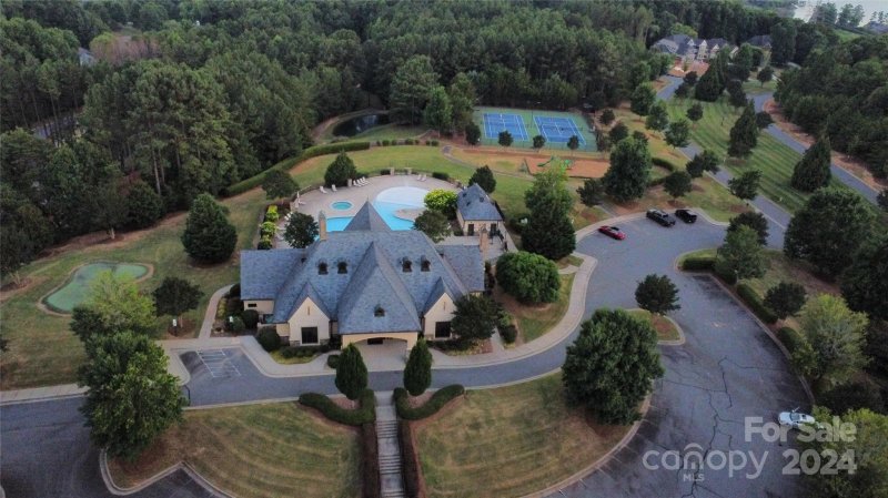 Property image 4 of 2000 Gladelynn Court in Reflection Pointe, Belmont, NC 28012