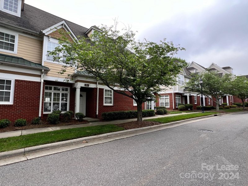 Property image 2 at 263 Davidson Gateway Drive, Davidson, NC 28036