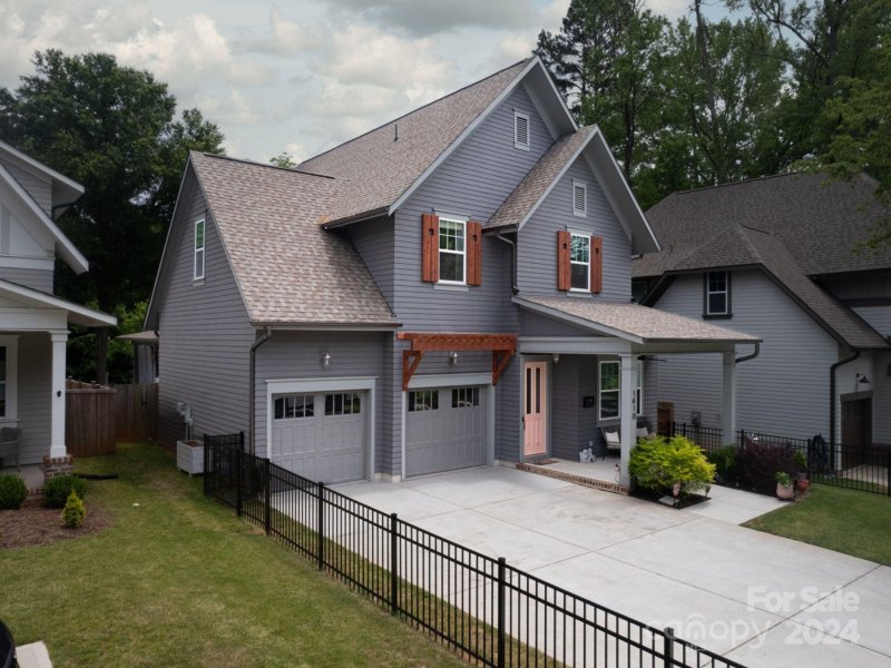 Property image 2 at 1410 Briar Creek Road, Charlotte, NC 28205