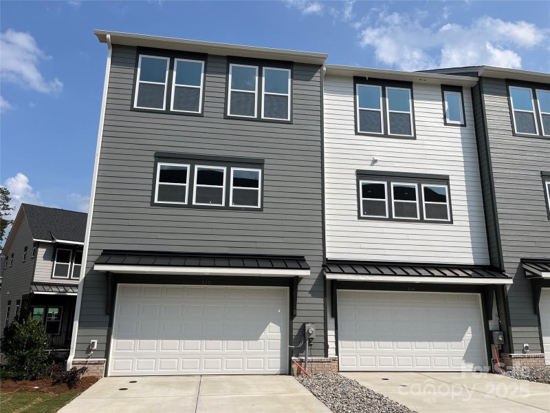 Property image 2 of 320 Ferebee Place in Brixton, Charlotte, NC 28213