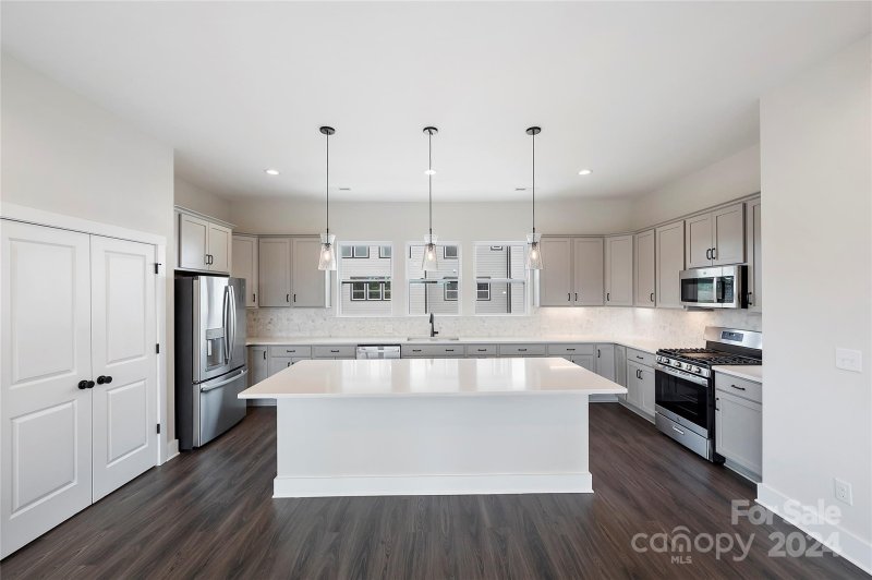 Property image 4 at 304 Ferebee Place, Charlotte, NC 28213