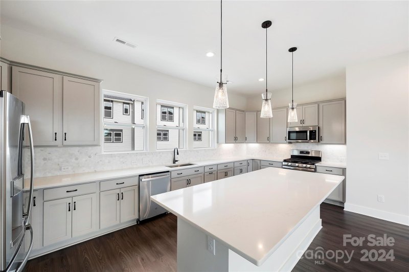 Property image 5 at 304 Ferebee Place, Charlotte, NC 28213