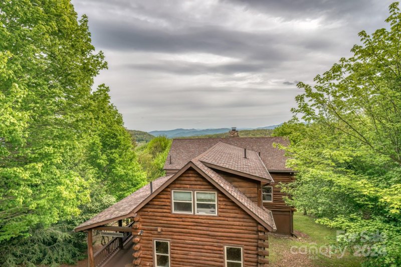 Property image 2 at 140 Blueberry Lane, Beech Mountain, NC 28604