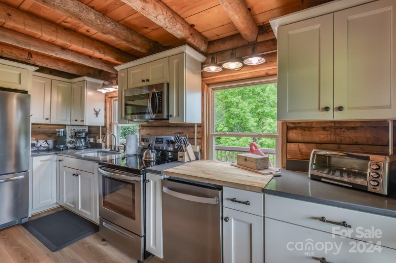 Property image 5 at 140 Blueberry Lane, Beech Mountain, NC 28604