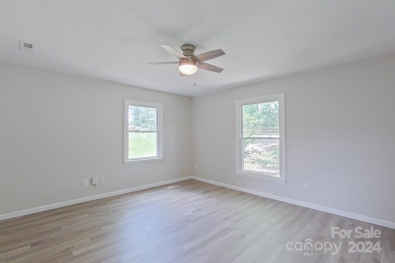Property image 3 at 511 Milan Road, Charlotte, NC 28216