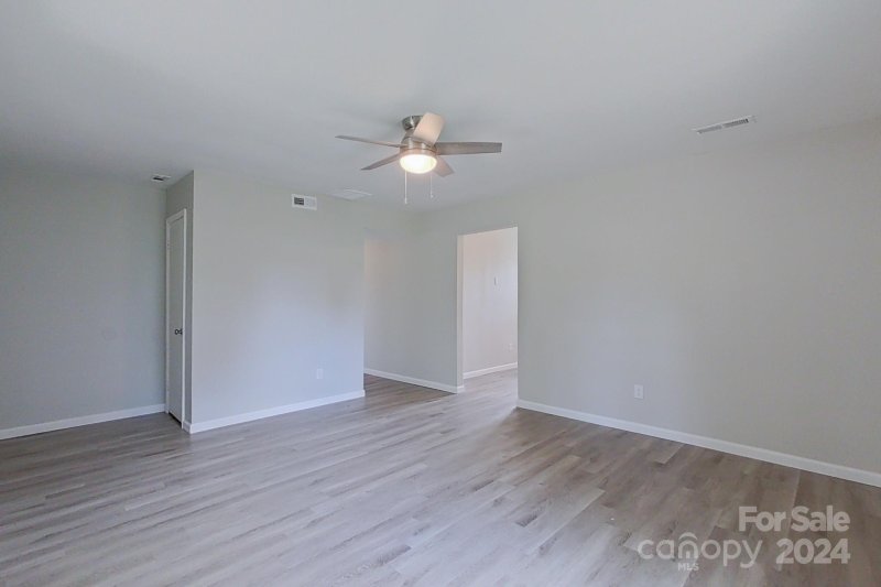 Property image 5 at 511 Milan Road, Charlotte, NC 28216