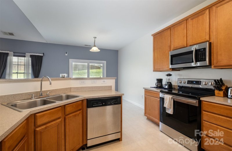 Property image 4 at 7221 Ravanna Drive, Charlotte, NC 28213