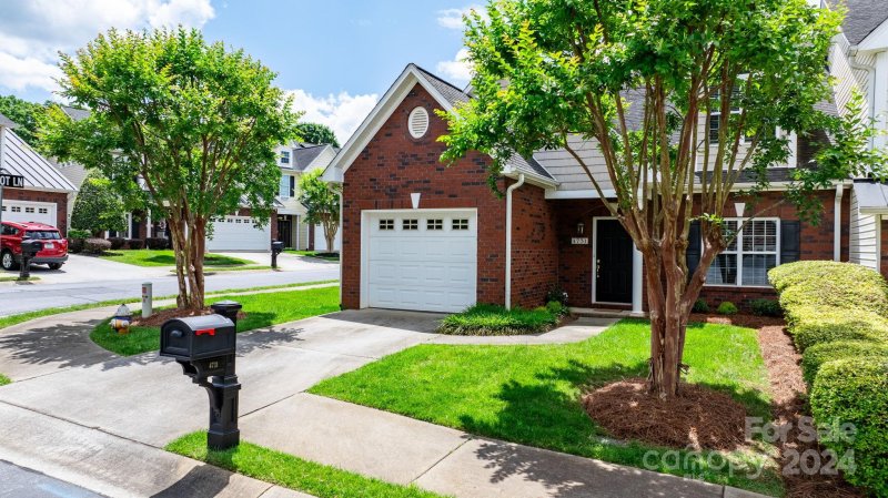 Property image 2 at 4731 Braxton Gate Lane, Hickory, NC 28602