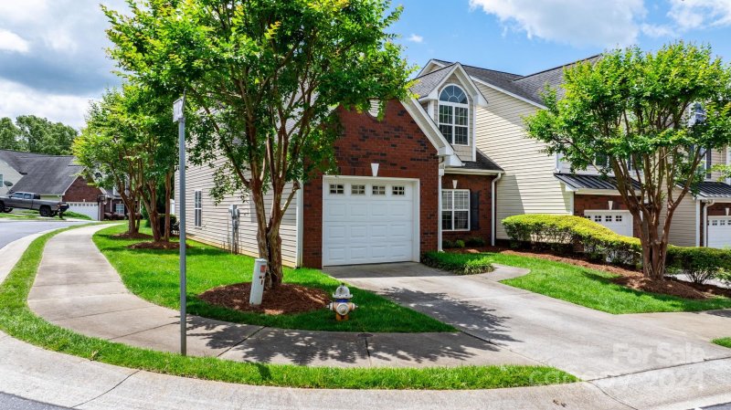 Property image 3 at 4731 Braxton Gate Lane, Hickory, NC 28602