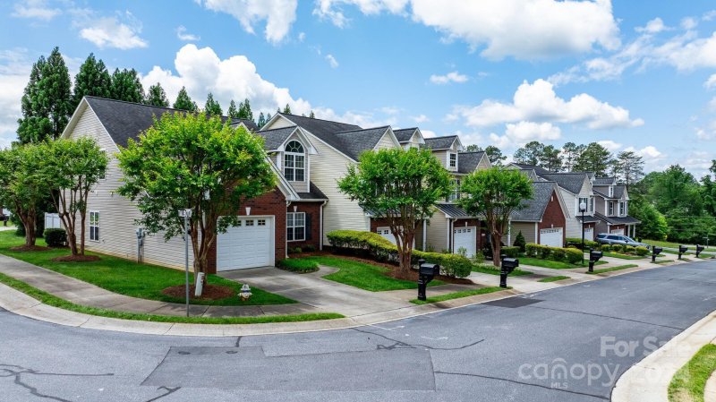 Property image 4 at 4731 Braxton Gate Lane, Hickory, NC 28602