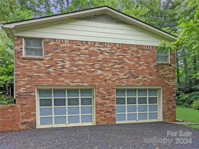 Property image 5 at 146 Surry Lane, Hendersonville, NC 28791