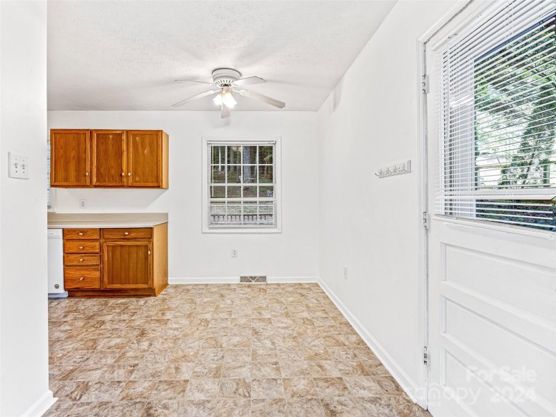 Property image 5 at 19 Hillview Circle, Asheville, NC 28805