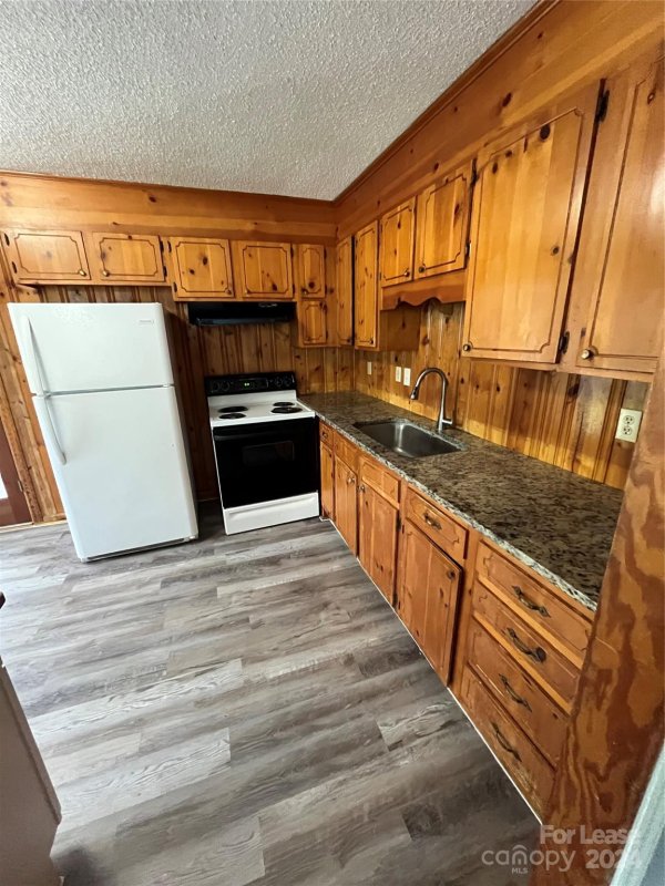 Property image 3 at 4501 Ridgeley Drive, Charlotte, NC 28208