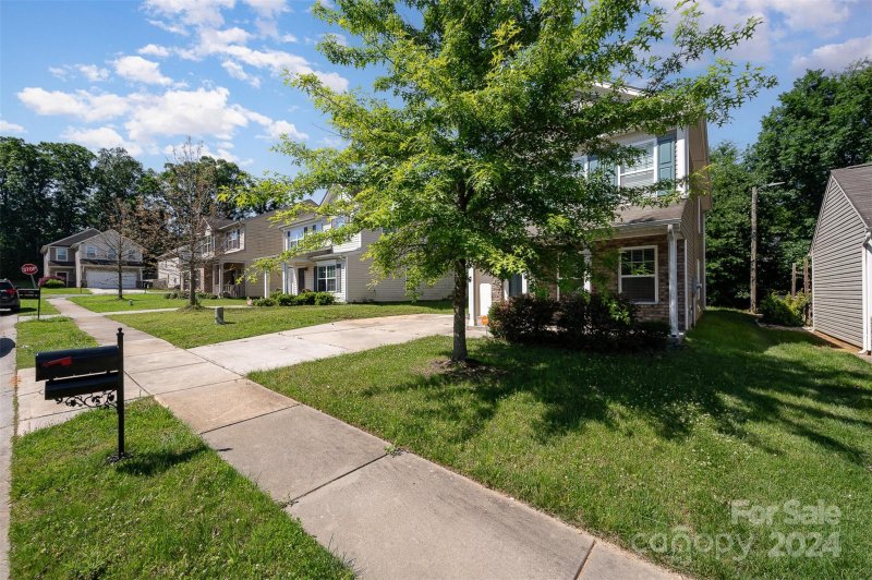 Property image 2 at 346 Cornielle Lane, Charlotte, NC 28216