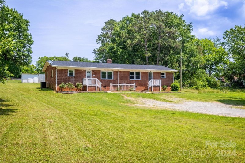 2420 2422 4th Avenue