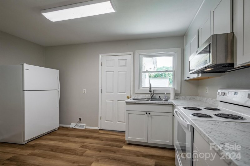 Property image 5 at 2420 2422 4th Avenue, Hickory, NC 28602