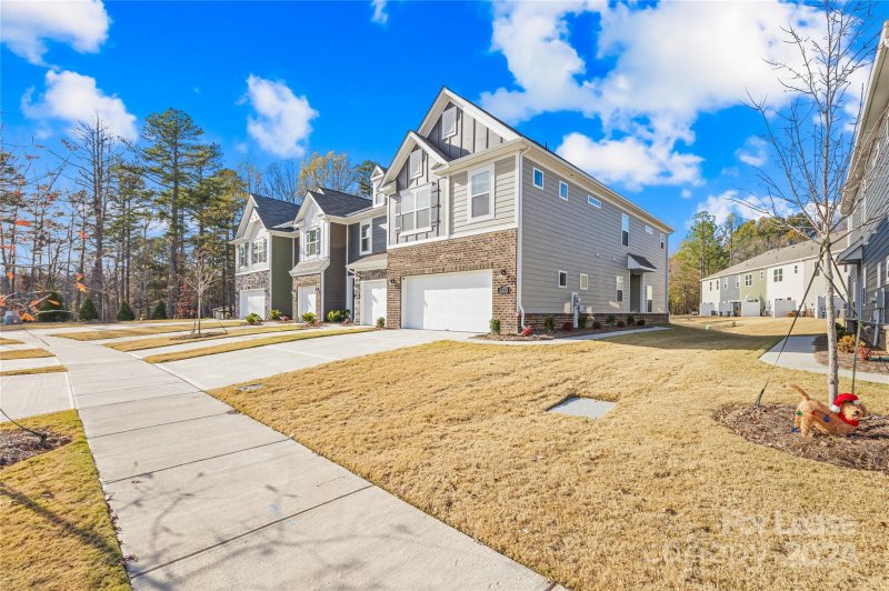 Property image 2 at 133 Harpers Run Lane, Matthews, NC 28104