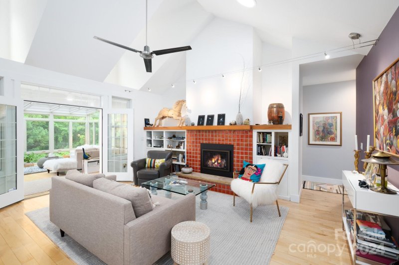 Property image 4 at 99 Skyview Drive, Asheville, NC 28804