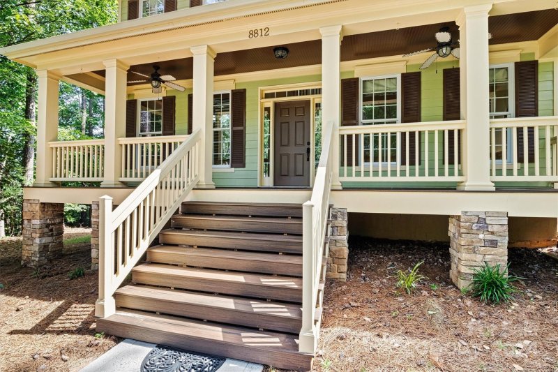 Property image 3 at 8812 Ashby Pointe Court, Sherrills Ford, NC 28673