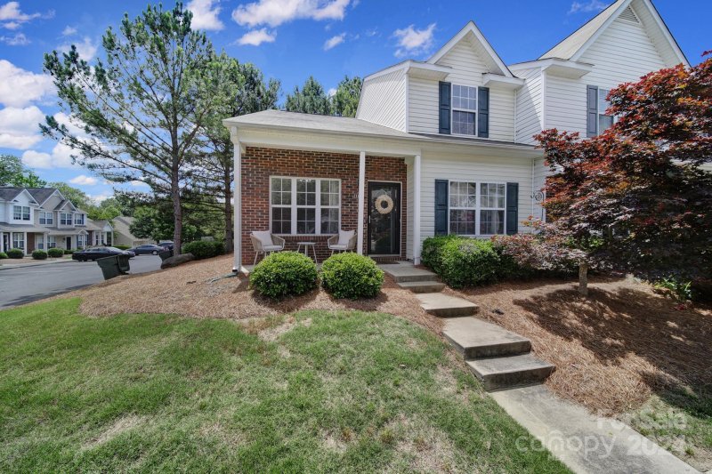 1122 Knotty Hill Drive