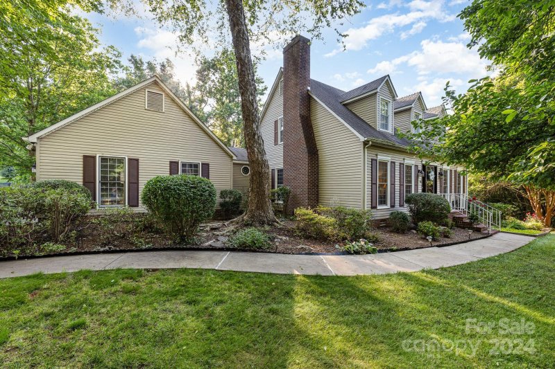 Property image 2 at 304 Meadow Green Drive, Salisbury, NC 28147