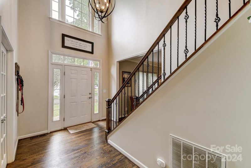 Property image 3 at 143 Harbor Cove Lane, Mooresville, NC 28117