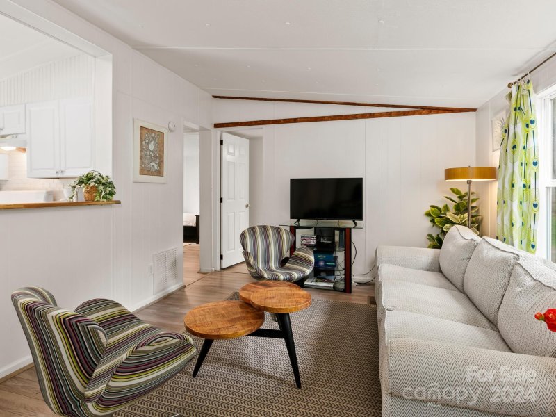 Property image 4 at 50 E Broadleaf Drive, Hendersonville, NC 28739