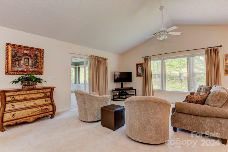 Property image 5 at 34 Gray Wolf Lane, Hendersonville, NC 28792