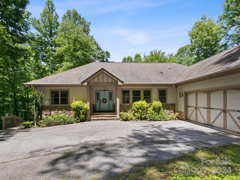 Property image 2 at 104 Mount Hebron Road, Hendersonville, NC 28739