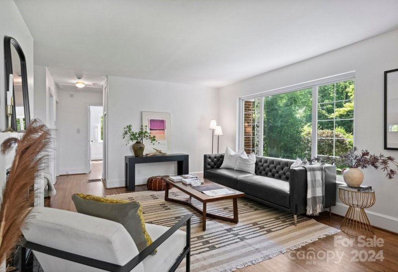 Property image 3 at 2431 Arnold Drive, Charlotte, NC 28205