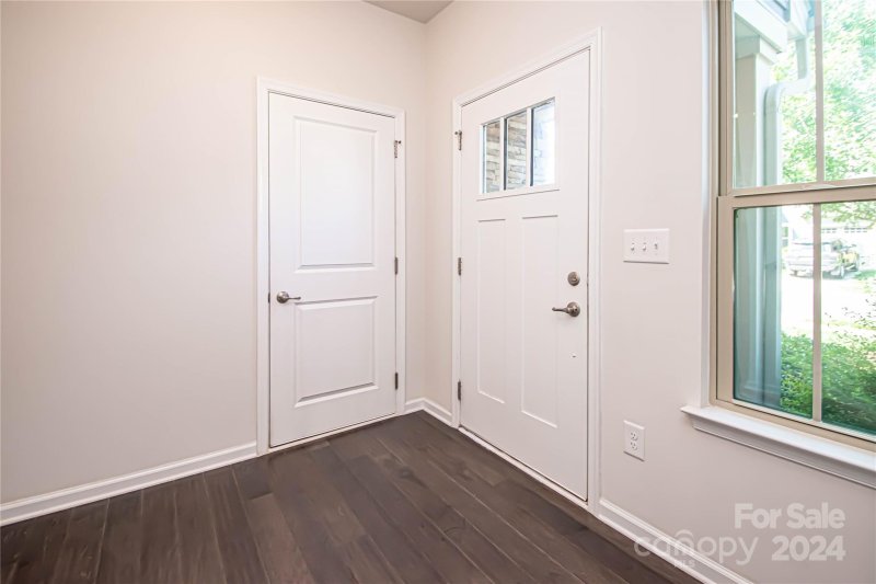 Property image 4 at 327 Scenic View Lane, Matthews, NC 28104