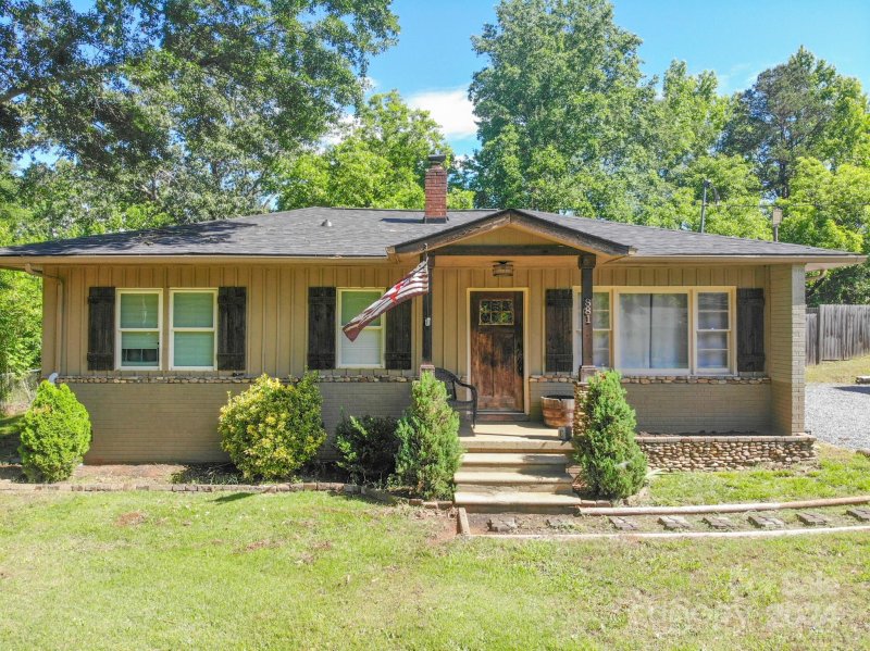 881 Bellview Drive