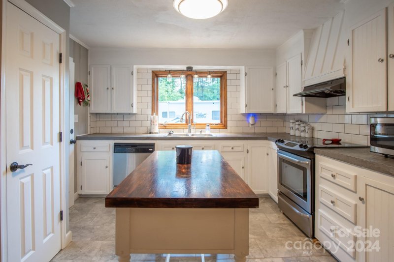 Property image 5 at 881 Bellview Drive, Shelby, NC 28150