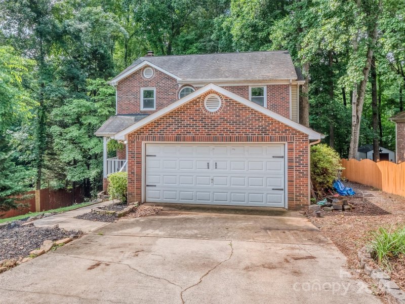 Property image 2 at 5417 Whittlington Drive, Charlotte, NC 28215