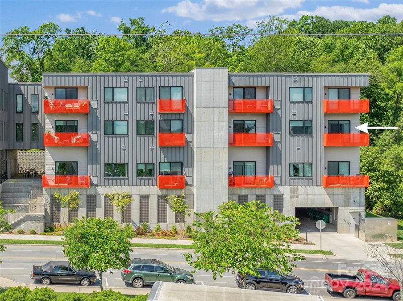 Property image 2 at 68 Craven Street, Asheville, NC 28806