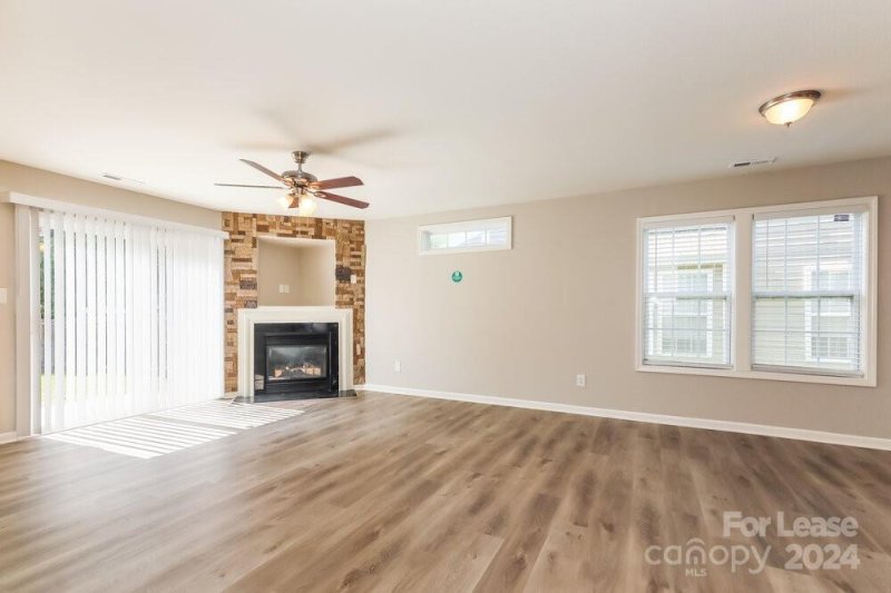 Property image 3 at 10341 Hugue Way, Charlotte, NC 28214