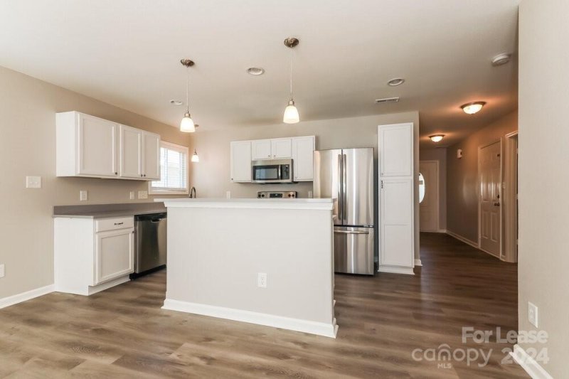 Property image 5 at 10341 Hugue Way, Charlotte, NC 28214