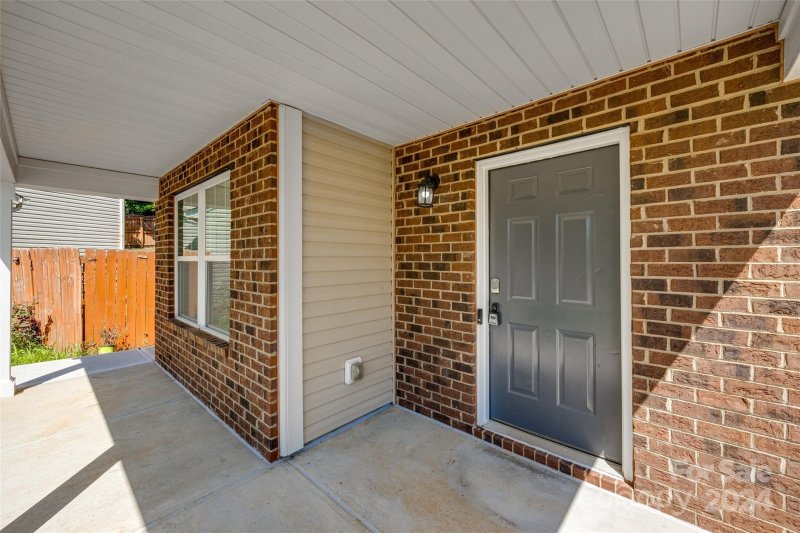 Property image 2 at 303 Cornielle Lane, Charlotte, NC 28216