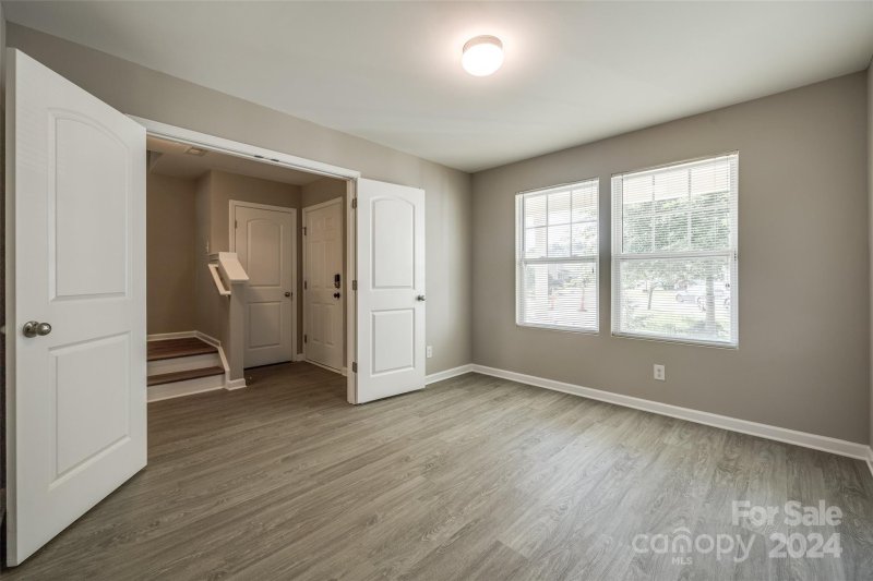 Property image 5 at 303 Cornielle Lane, Charlotte, NC 28216