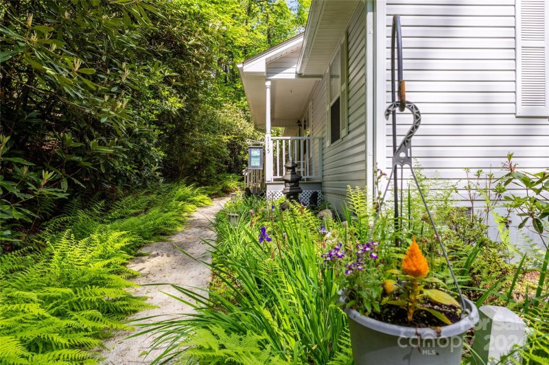 Property image 3 at 115 Juniper Court, Sapphire, NC 28774