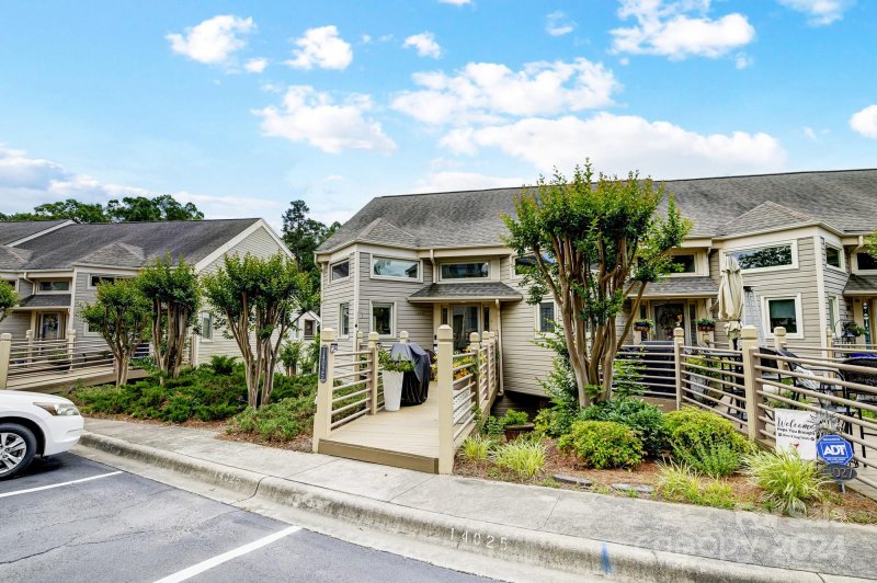 Property image 4 at 14025 Queens Harbor Road, Charlotte, NC 28278