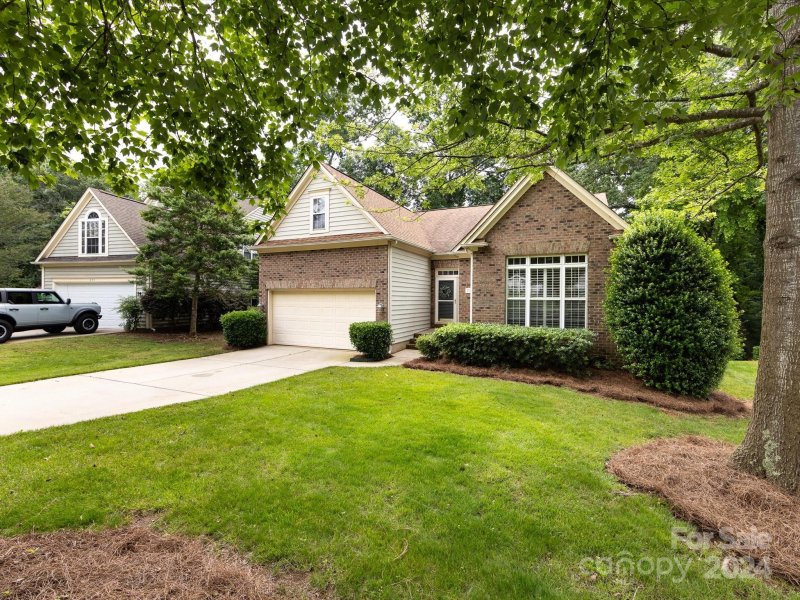 Property image 3 at 701 Clearbrook Road, Matthews, NC 28105