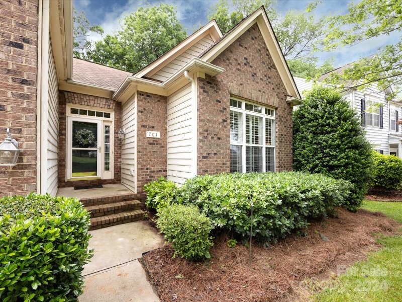 Property image 5 at 701 Clearbrook Road, Matthews, NC 28105