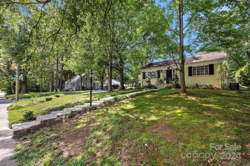 Property image 2 at 7 8th Avenue, Hickory, NC 28601