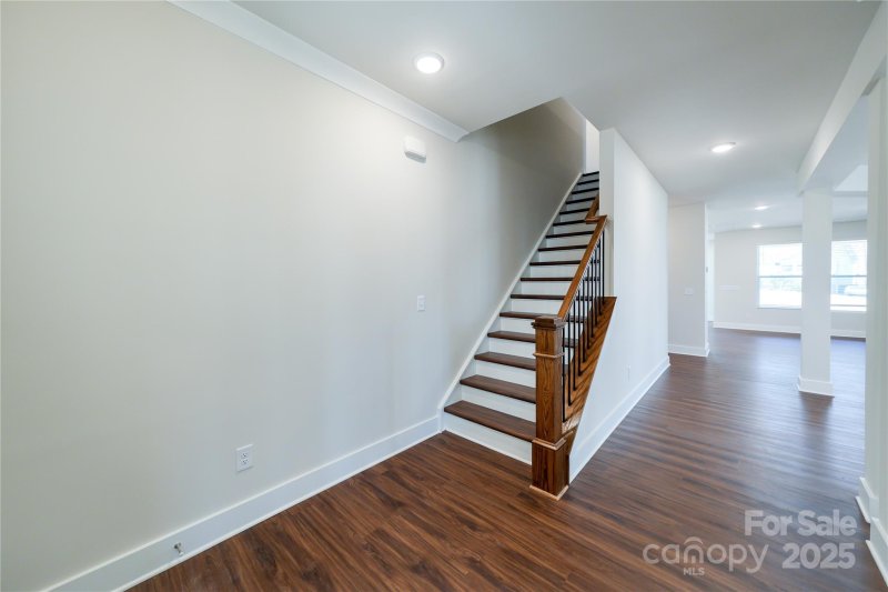 Property image 3 at 6719 Kinghurst Drive, Charlotte, NC 28216