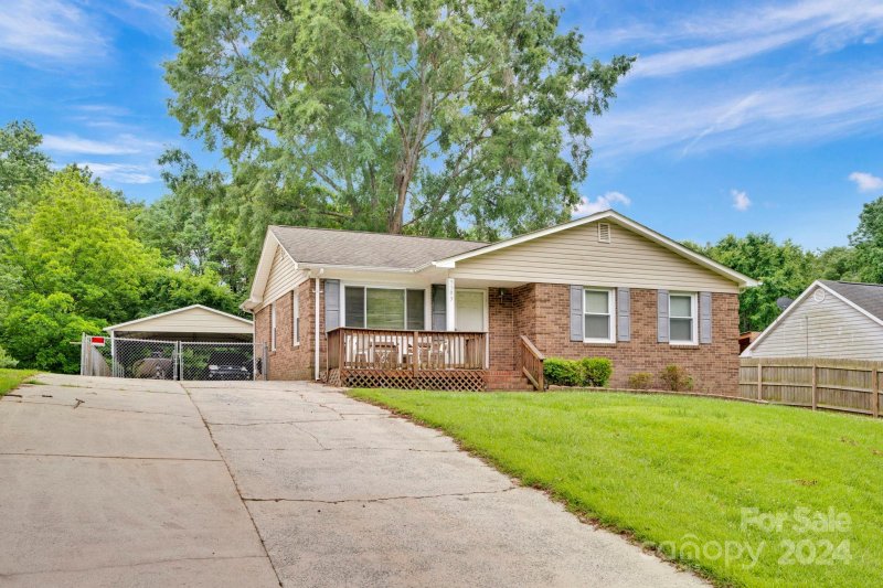 Property image 3 at 5503 Vandora Drive, Charlotte, NC 28215