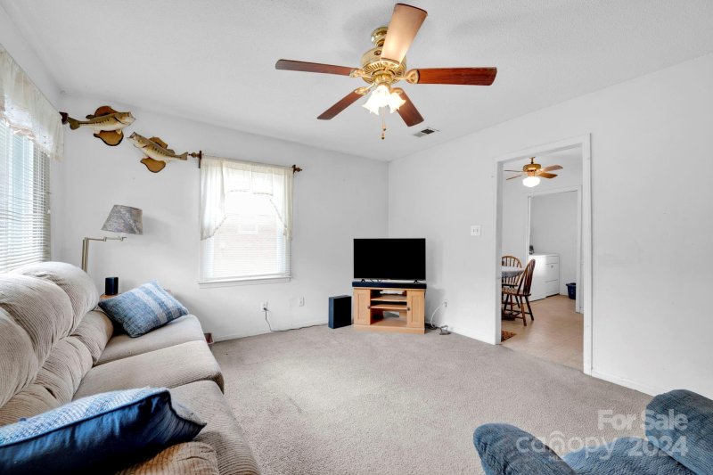 Property image 4 at 5503 Vandora Drive, Charlotte, NC 28215